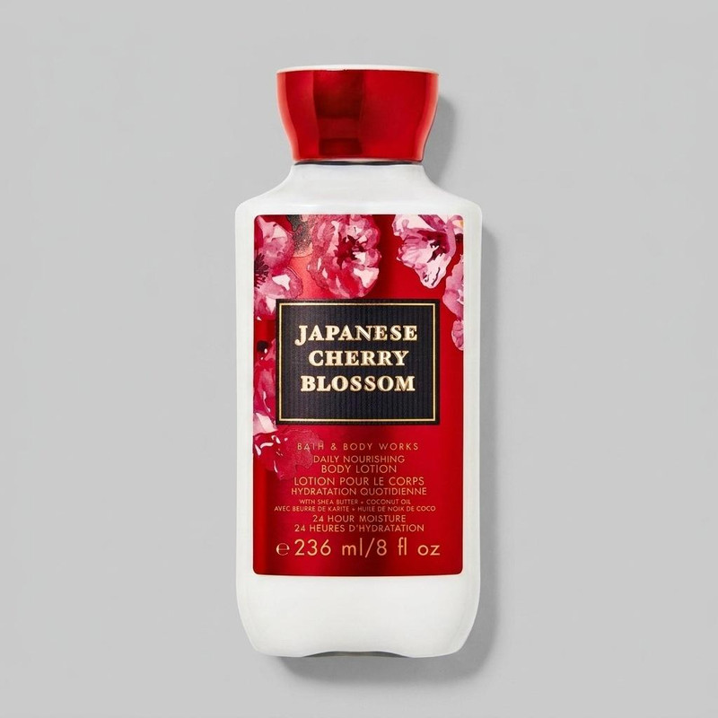 لوسیون بدن بس اند بادی ورکز مدل Japanese Cherry Blossom حجم 236 میلی‌لیتر با فرمول مرطوب‌کننده و ضد خشکی، مناسب انواع پوست و بانوان، حاوی شی‌باتر و روغن نارگیل با جذب سریع و رایحه گل‌فام